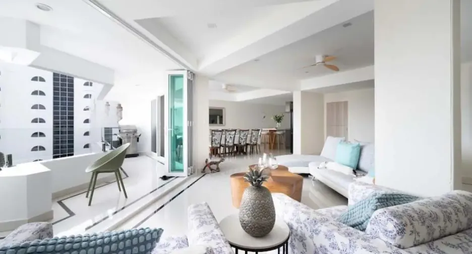 For rent 4 bedrooms condo in Na Jomtien, Pattaya