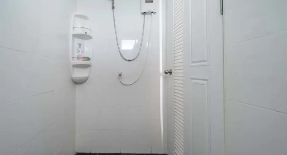 For rent 4 bedrooms condo in Na Jomtien, Pattaya