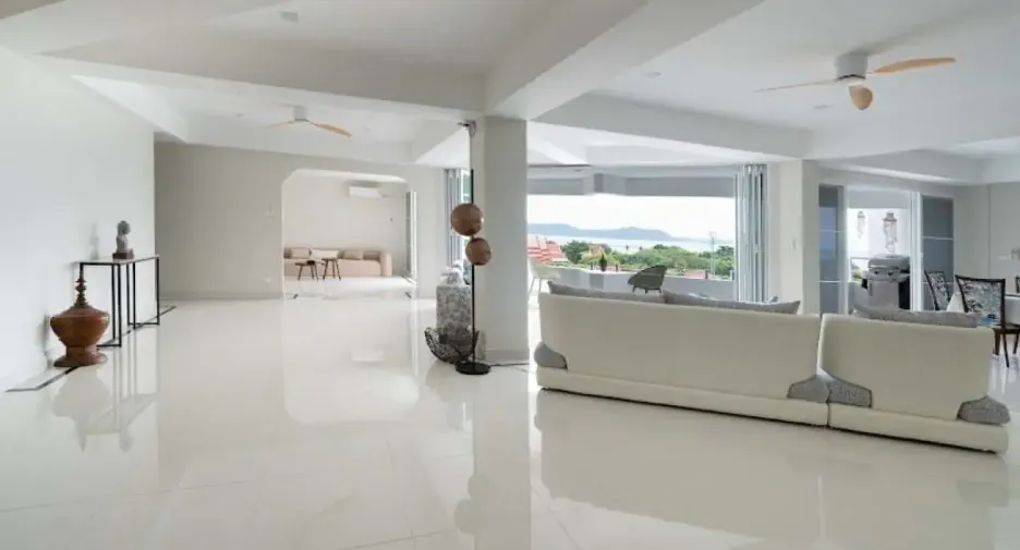 For rent 4 bedrooms condo in Na Jomtien, Pattaya