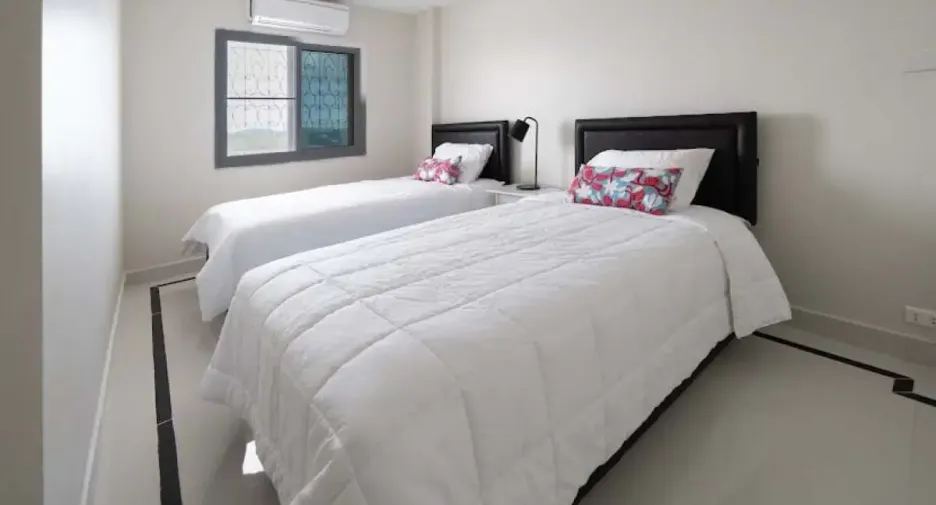 For rent 4 bedrooms condo in Na Jomtien, Pattaya