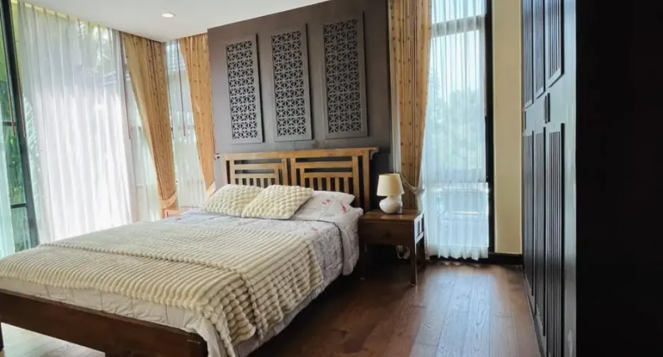Haus zur Miete mit 4 Zimmer in Bang Lamung, Chonburi