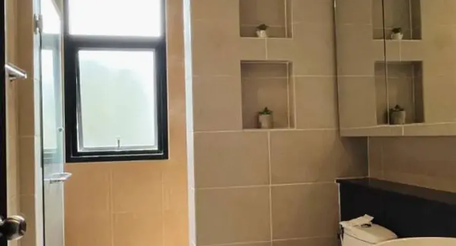 Haus zur Miete mit 4 Zimmer in Bang Lamung, Chonburi