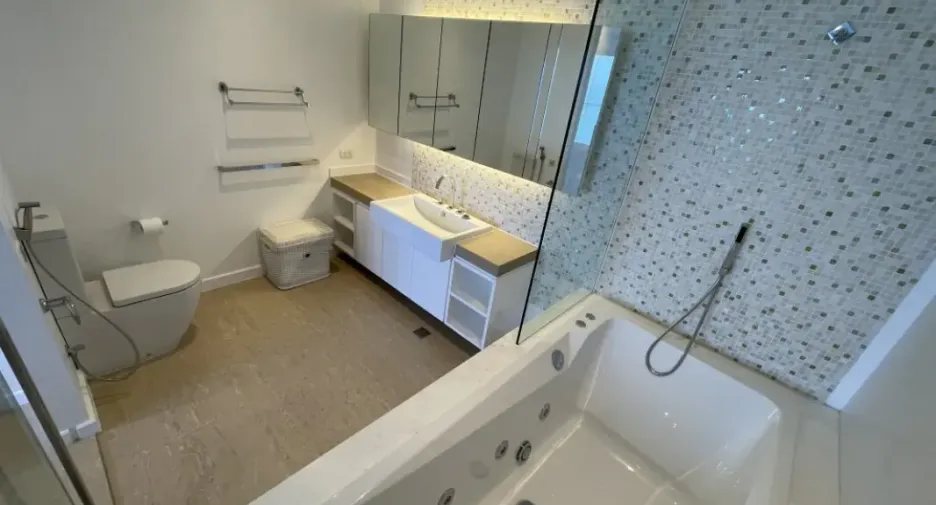 For rent 2 bedrooms condo in Bang Lamung, Chonburi