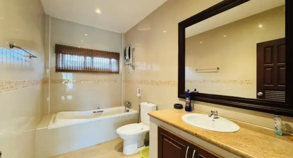 For rent 4 bedrooms house in Bang Lamung, Chonburi