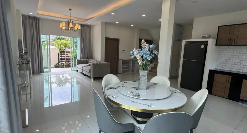 Аренда 4 спальни дом в Huay Yai, Паттайя