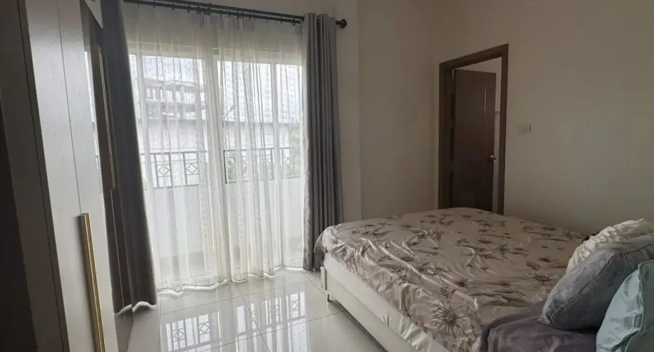 Аренда 4 спальни дом в Huay Yai, Паттайя