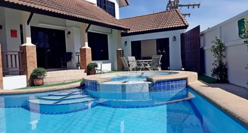 For rent 4 bedrooms house in Bang Lamung, Chonburi