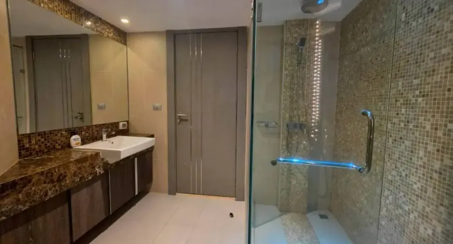 For rent 1 bed condo in Bang Lamung, Chonburi