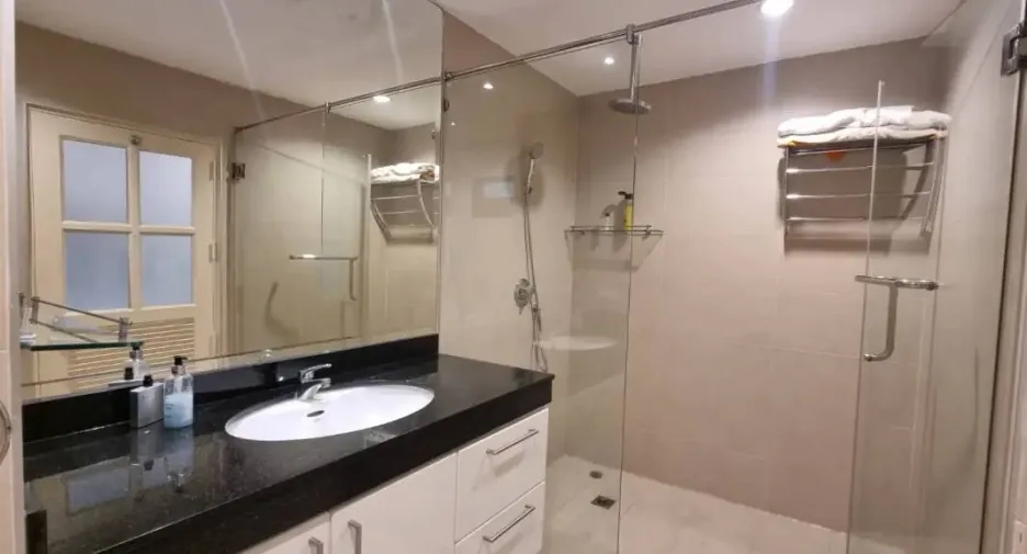 For rent 2 bedrooms condo in Bang Lamung, Chonburi