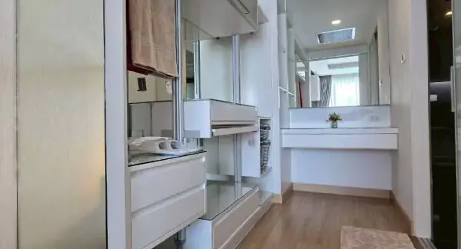 For rent 1 bed condo in Bang Lamung, Chonburi