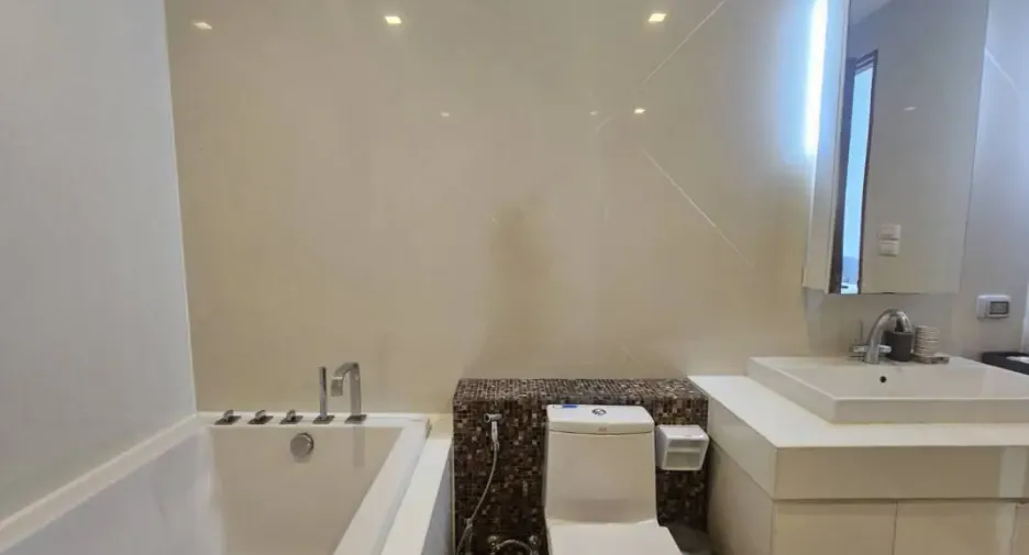 À louer 2 chambres condo à Bang Lamung, Chonburi