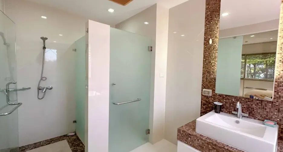 For rent 2 bedrooms condo in Bang Lamung, Chonburi