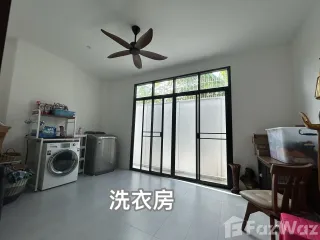 For rent and for sale 5 bedrooms house in Huai Khwang, Bangkok