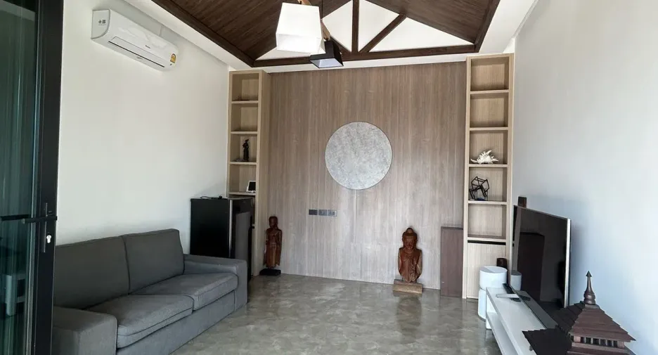For rent and for sale 5 bedrooms house in Huai Khwang, Bangkok