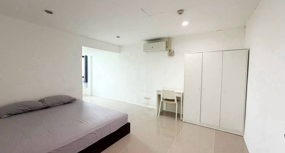 ให้เช่า 3 ห้องนอน คอนโด ใน วัฒนา, กรุงเทพฯ