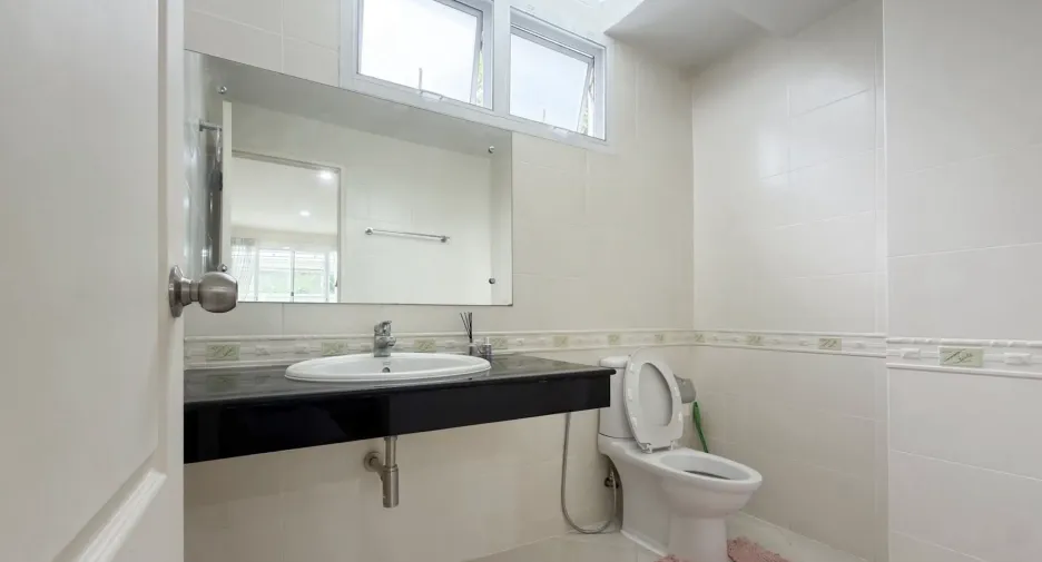 For rent 3 ベッドルーム house in Prawet, Bangkok