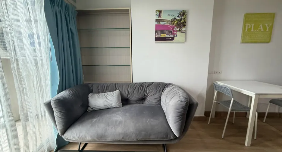 À louer et à vendre 1 chambre condo à Huai Khwang, Bangkok