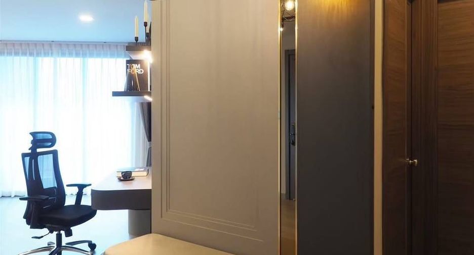 For sale 2 bedrooms condo in Huai Khwang, Bangkok