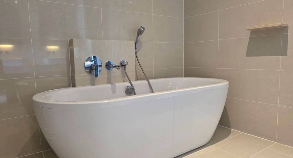 For sale and for rent 2 bedrooms condo in Yan Nawa, Bangkok