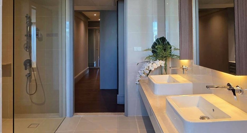For sale and for rent 2 bedrooms condo in Yan Nawa, Bangkok