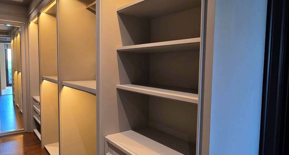 For sale and for rent 2 bedrooms condo in Yan Nawa, Bangkok