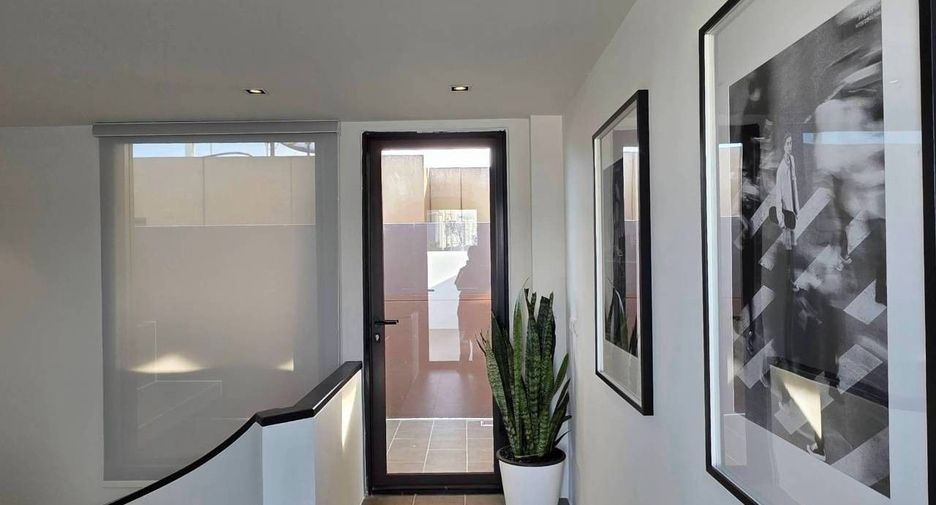For sale and for rent 2 bedrooms condo in Yan Nawa, Bangkok