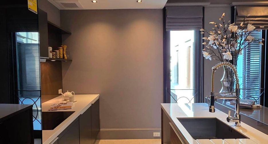 For sale and for rent 2 bedrooms condo in Yan Nawa, Bangkok