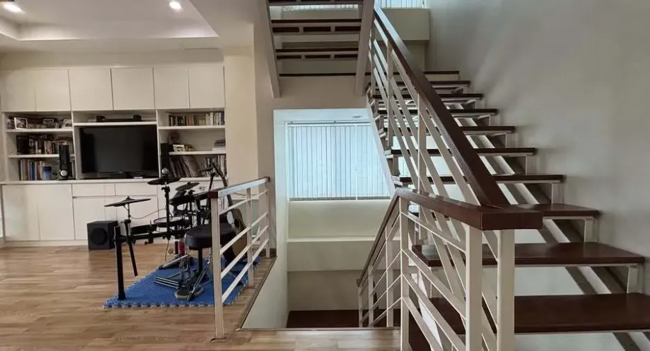 For sale and for rent 3 bedrooms townhouse in Mueang Phuket, Phuket