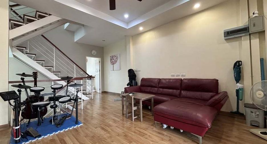 For sale and for rent 3 bedrooms townhouse in Mueang Phuket, Phuket