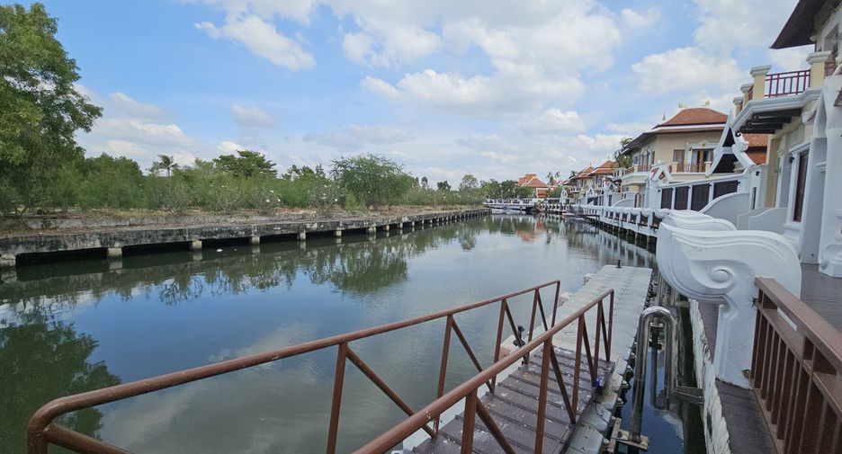 À vendre 4 chambres maison à Na Jomtien, Pattaya