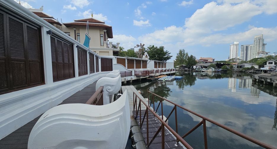 À vendre 4 chambres maison à Na Jomtien, Pattaya