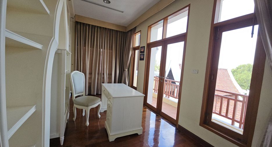 À vendre 4 chambres maison à Na Jomtien, Pattaya