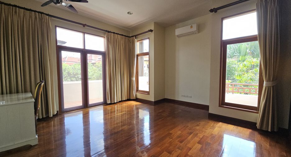 À vendre 4 chambres maison à Na Jomtien, Pattaya
