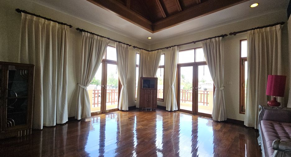 À vendre 4 chambres maison à Na Jomtien, Pattaya