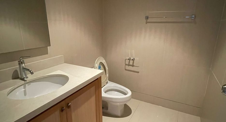 For sale and for rent 1 bed condo in Khlong Toei, Bangkok