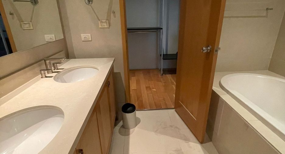 For sale and for rent 1 bed condo in Khlong Toei, Bangkok