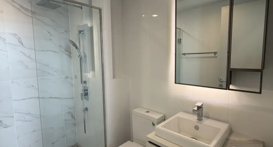 For rent 1 bed condo in Phra Khanong, Bangkok