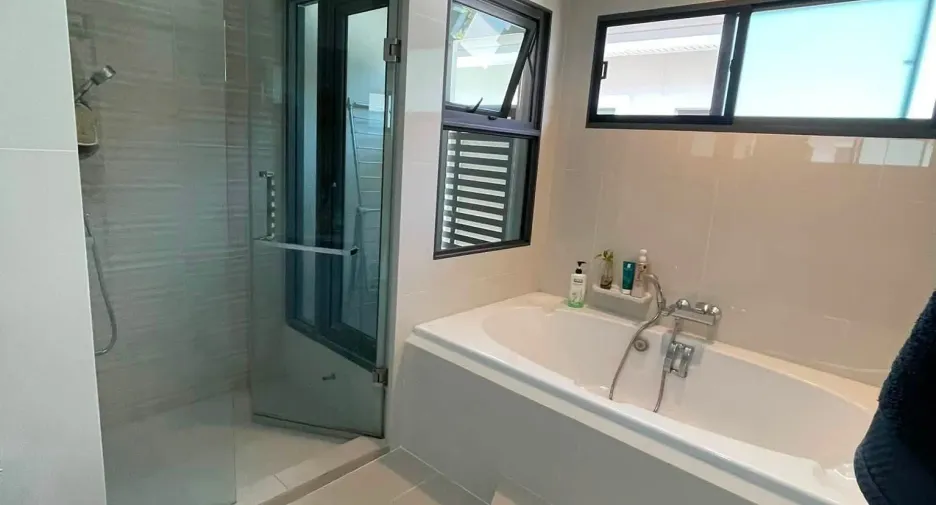 For sale 3 bedrooms house in Suan Luang, Bangkok