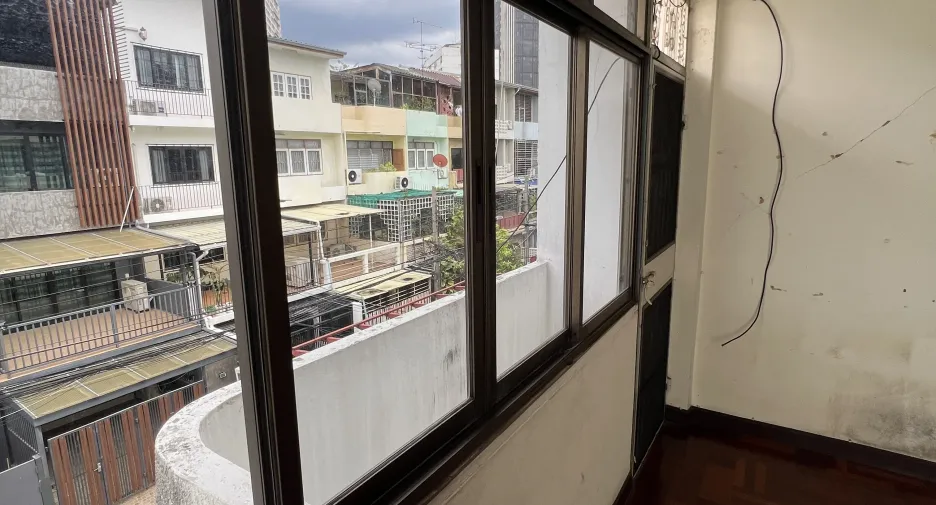 For sale 3 bedrooms house in Watthana, Bangkok