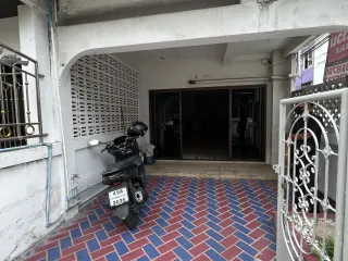 For sale 3 bedrooms house in Watthana, Bangkok