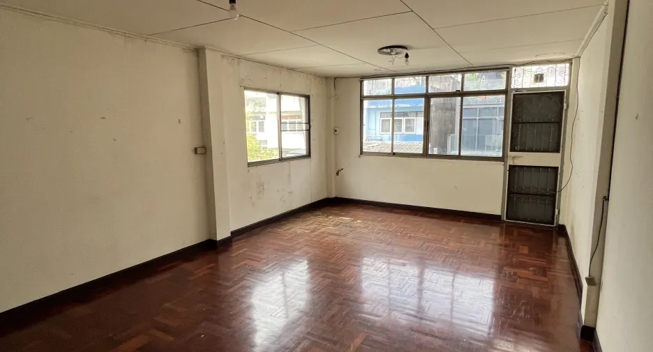 For sale 3 bedrooms house in Watthana, Bangkok