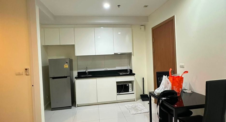 For sale 1 bed condo in Khlong Toei, Bangkok