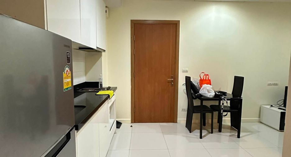 For sale 1 bed condo in Khlong Toei, Bangkok