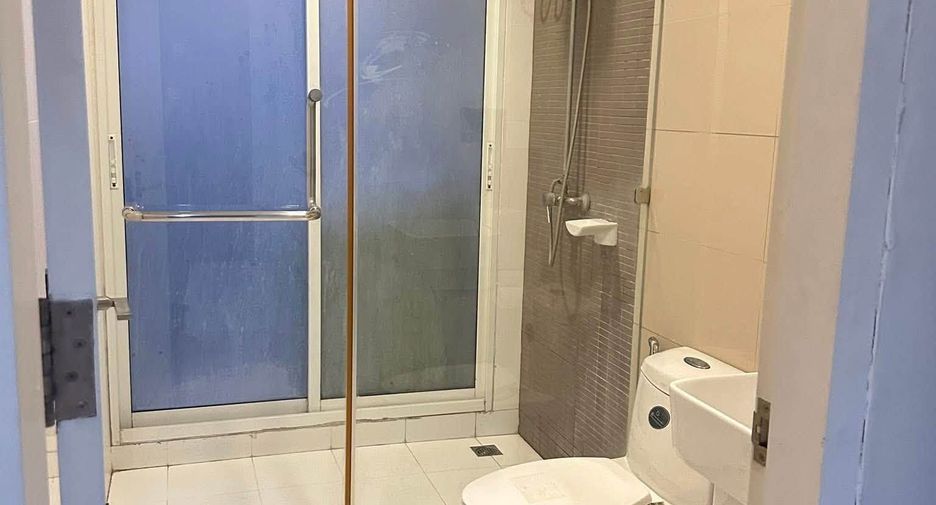 For sale 1 bed condo in Khlong Toei, Bangkok