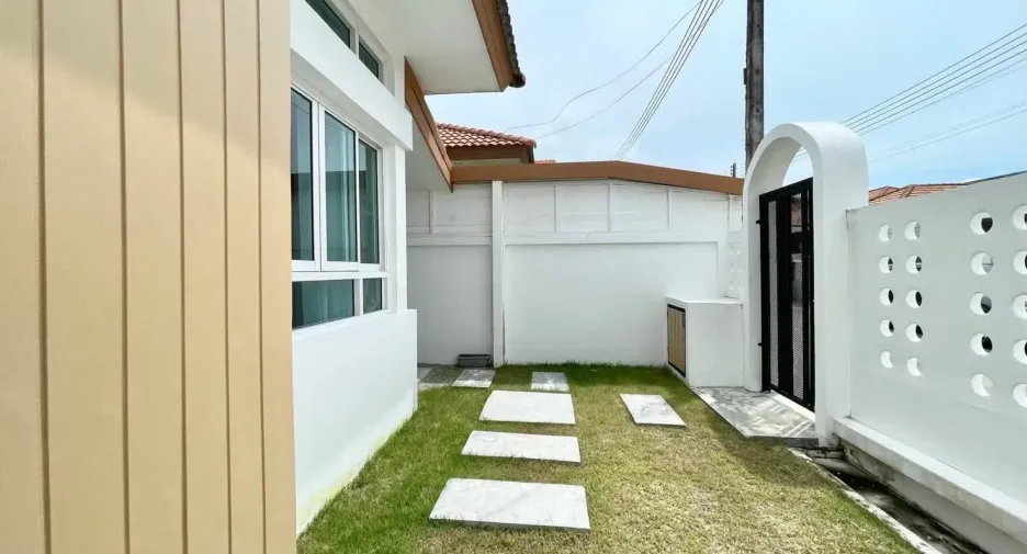 For rent 3 bedrooms house in Mueang Phuket, Phuket