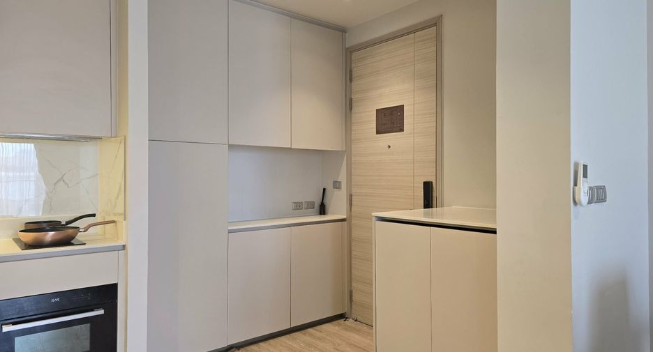 For rent 2 bedrooms condo in Mueang Samut Prakan, Samut Prakan