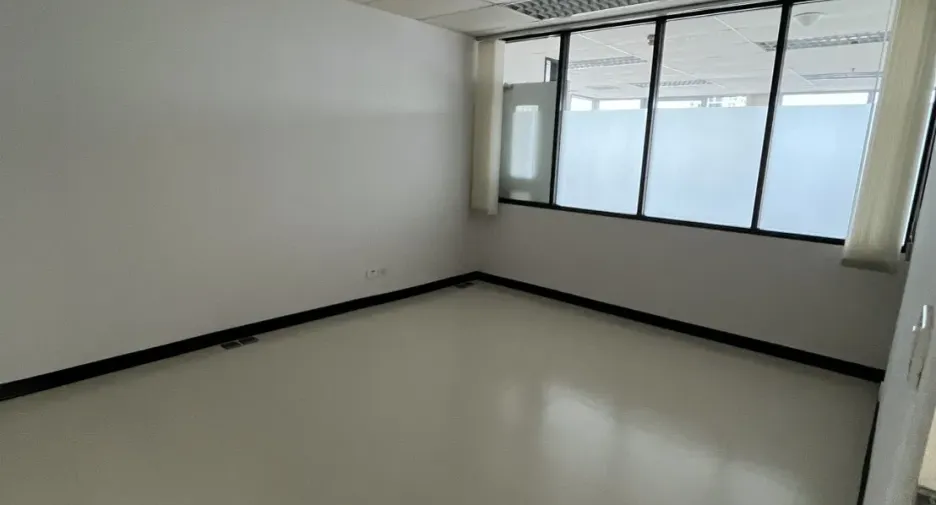 For rent office in Khlong Toei, Bangkok