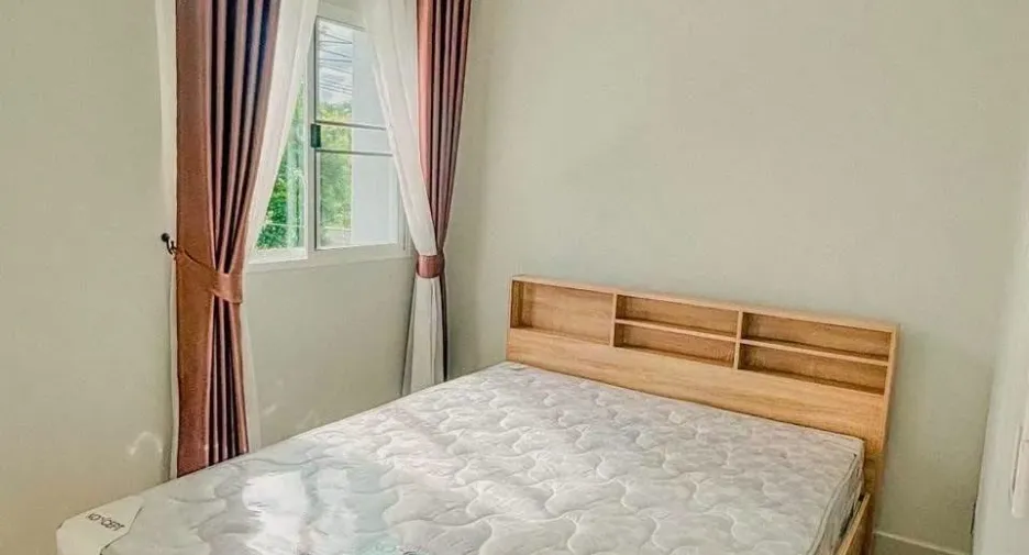 For rent 3 bedrooms townhouse in San Kamphaeng, Chiang Mai