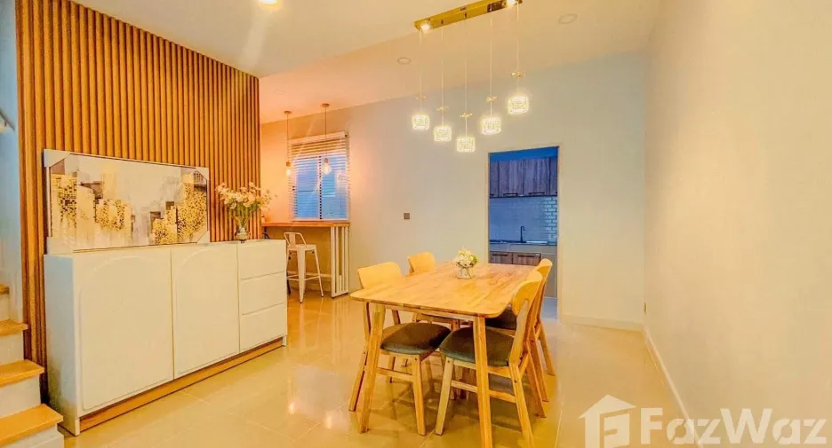 For rent 3 bedrooms townhouse in San Kamphaeng, Chiang Mai