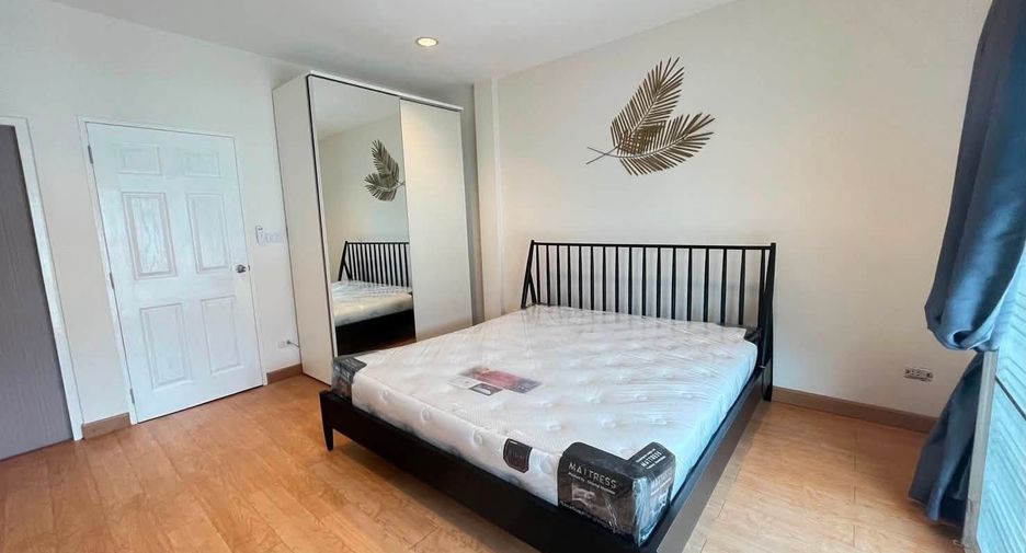 Reihenhaus zum Kauf und zur Miete mit 4 Zimmer in Yan Nawa, Bangkok